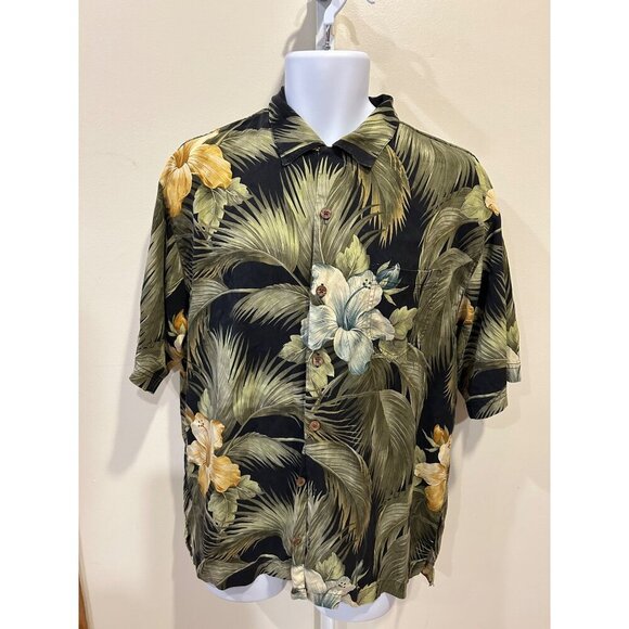 Other - Tommy bahama Hawaiian shirt men’s m